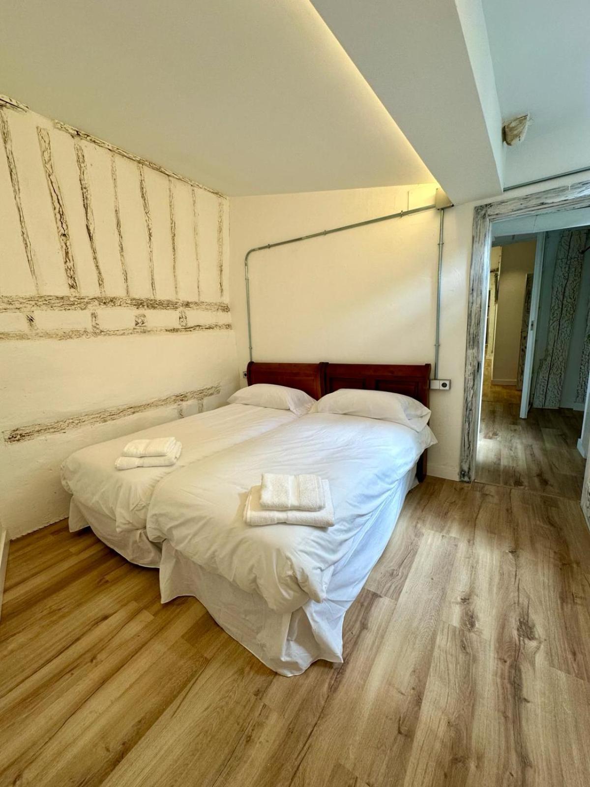 לאון Apartamentos Carolina By Gaiarooms מראה חיצוני תמונה