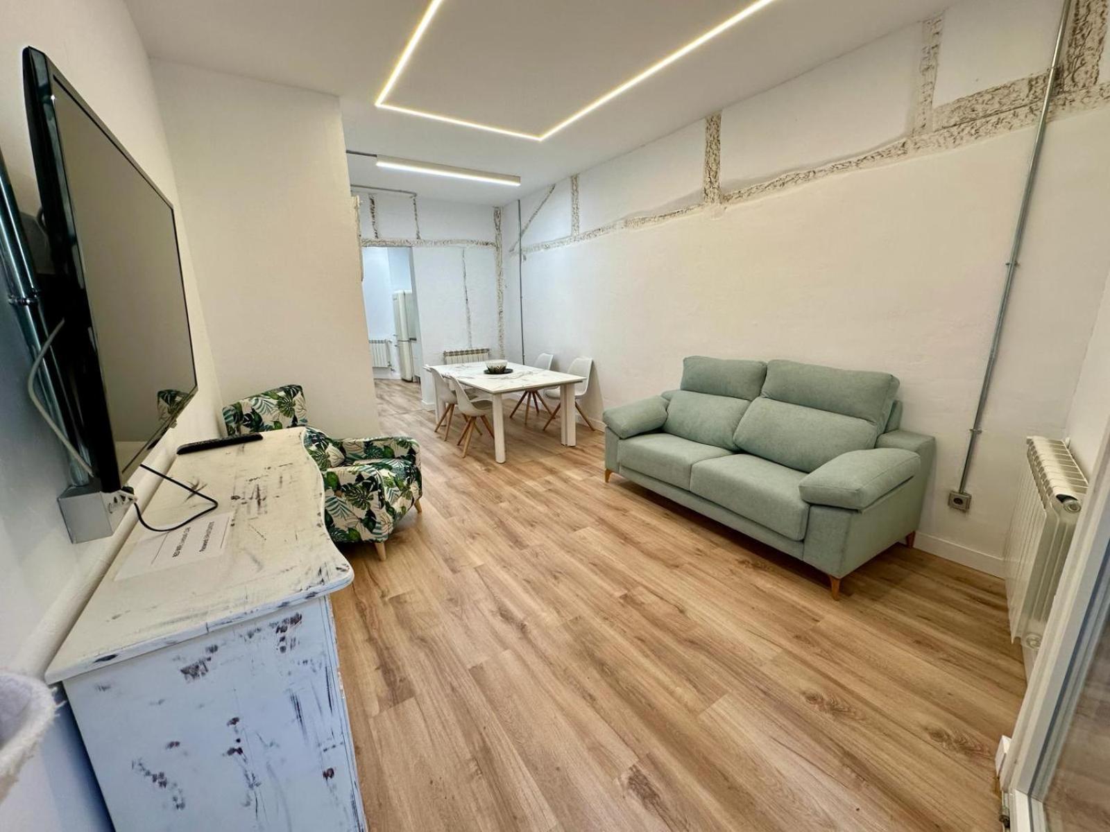 לאון Apartamentos Carolina By Gaiarooms מראה חיצוני תמונה