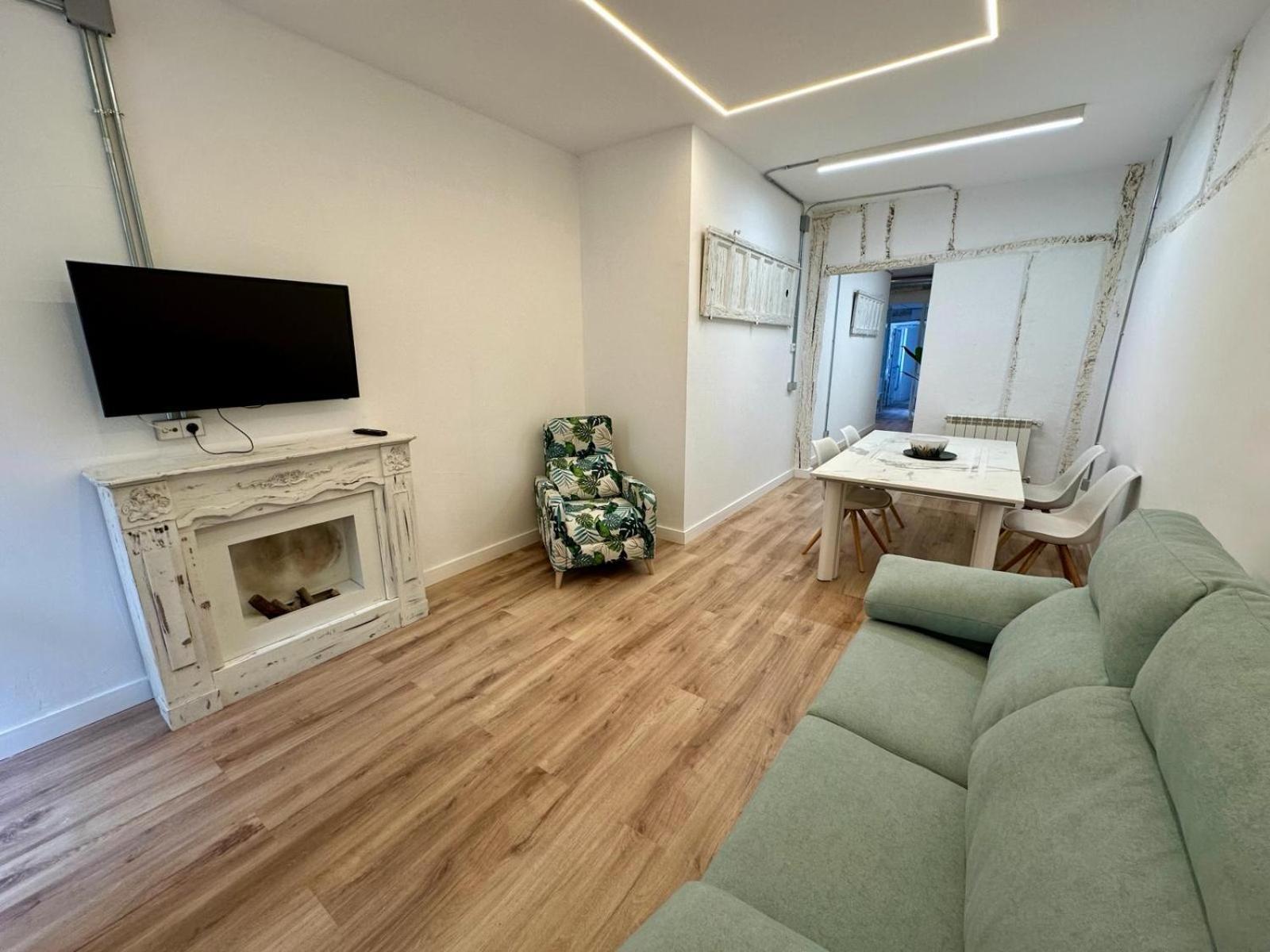 לאון Apartamentos Carolina By Gaiarooms מראה חיצוני תמונה