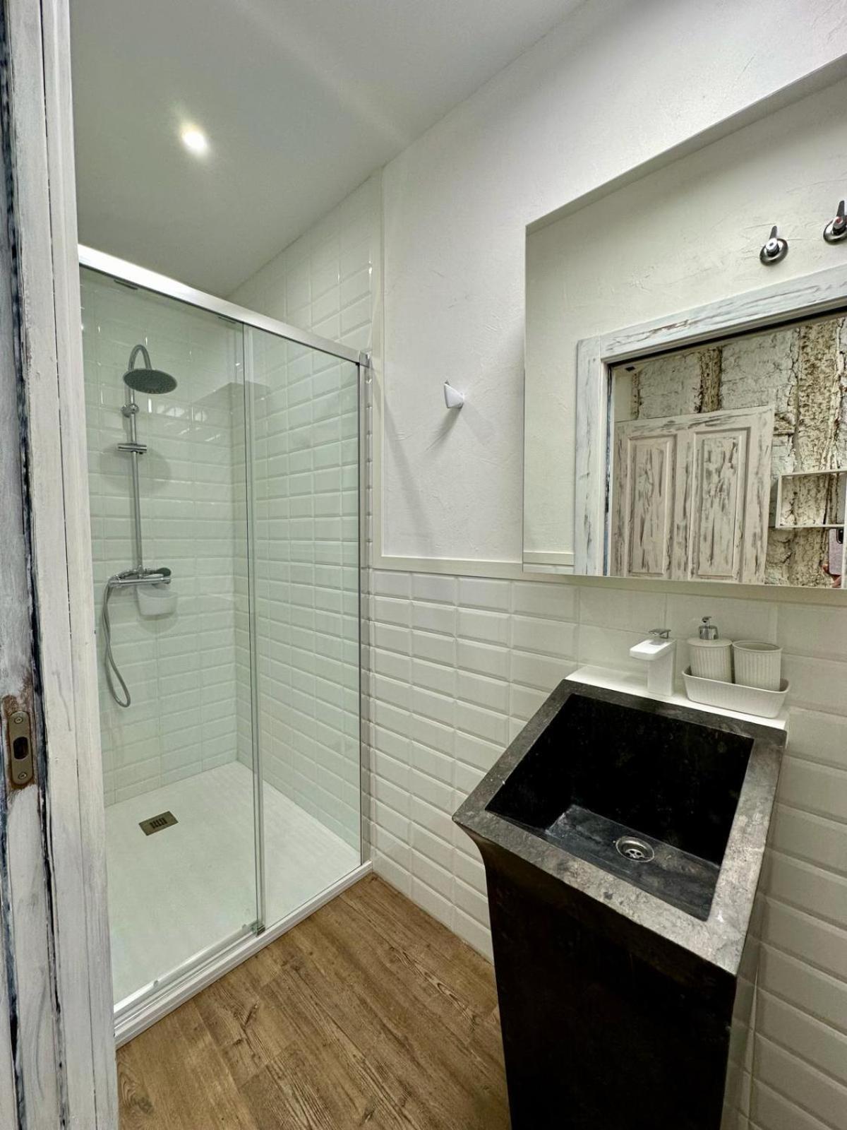 לאון Apartamentos Carolina By Gaiarooms מראה חיצוני תמונה
